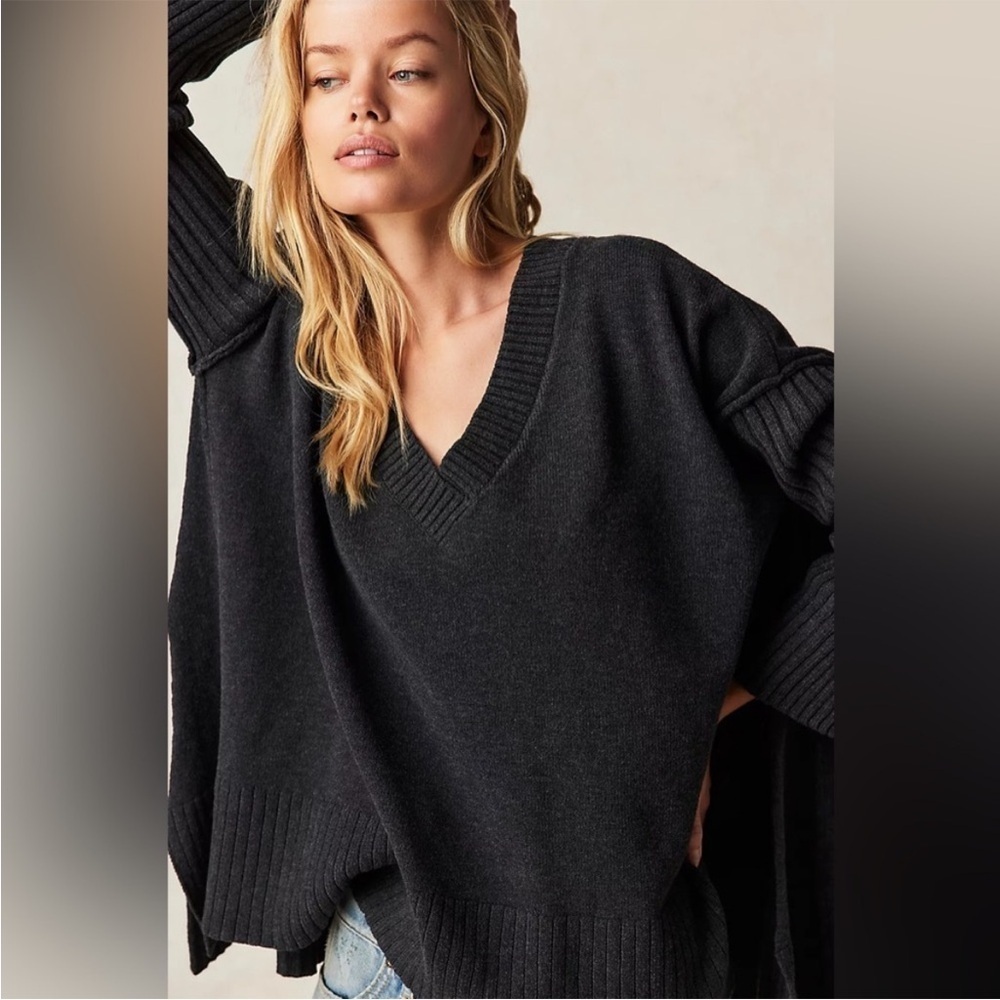 Free People Orion A-Line Tunic Sweater Size Small Dark Gray V-Neck Sweater